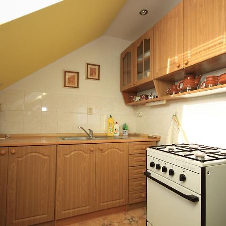 Apartman Pod Cernou Horou Apartment Rožnov pod Radhoštěm Екстериор снимка