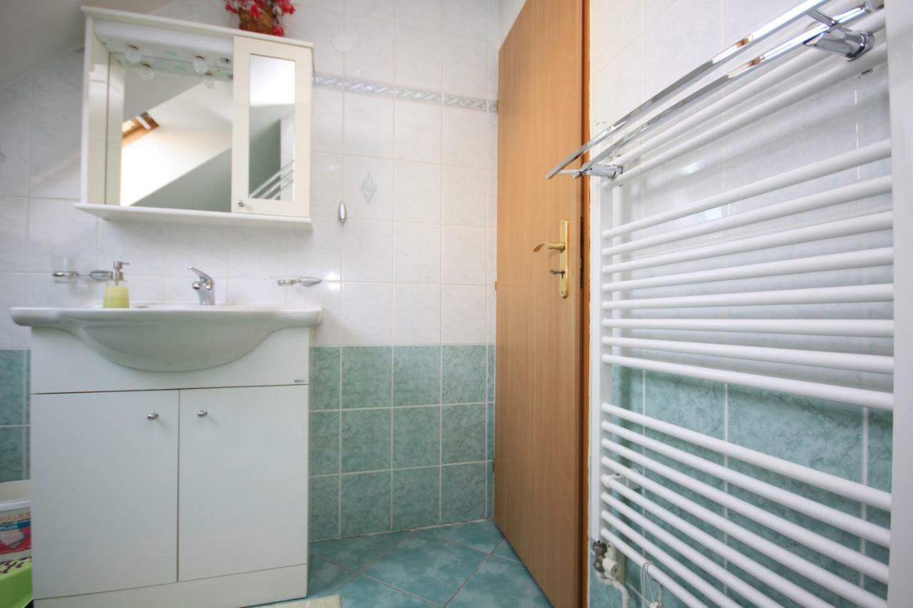 Apartman Pod Cernou Horou Apartment Rožnov pod Radhoštěm Екстериор снимка