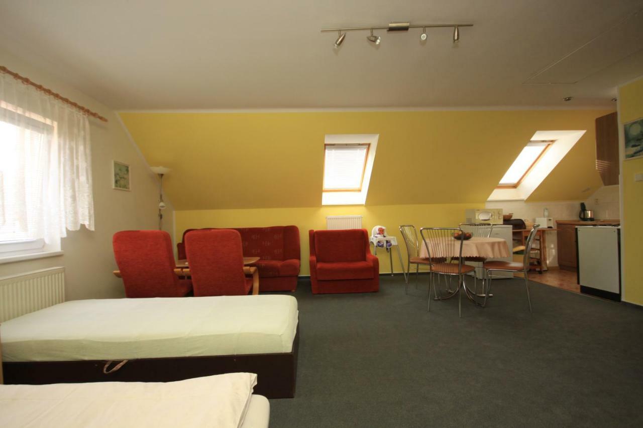 Apartman Pod Cernou Horou Rožnov pod Radhoštěm Екстериор снимка